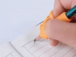  Pomůcka na správné držení tužky