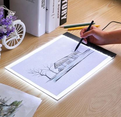 Svítící LED deska na obkreslování	