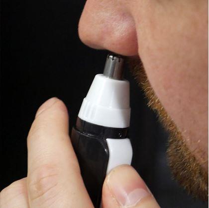 Zastřihovač chloupků v nose 