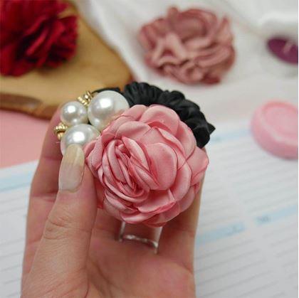 gumička s růží a perlou