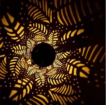 Obrázok z Solárna záhradná tieniaca LED lampa