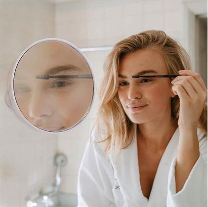 Obrázok z 10x zväčšujúce zrkadielko na zrkadlo