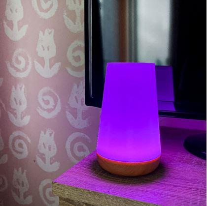 Obrázok z Múdra LED lampička meniace farby
