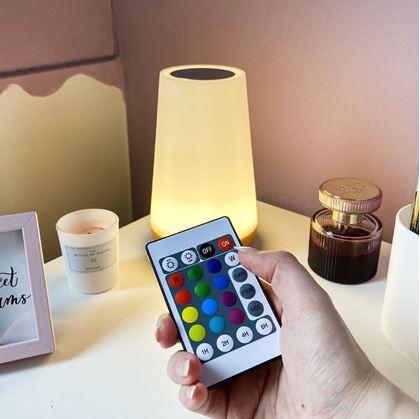 Obrázok z Múdra LED lampička meniace farby