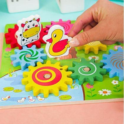 Obrázok z Drevená hračka so ozubenými kolieskami so zvieratkami