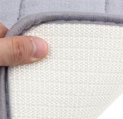 Obrázok z Protišmyková kúpeľňová predložka 40 x 60 cm - šedá