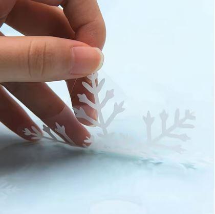 Obrázok z Nálepky na okno - snehové vločky 52 ks - strieborné