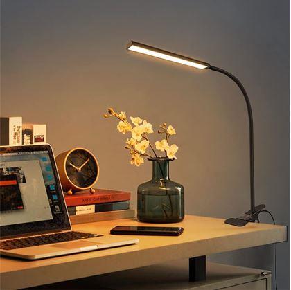 Obrázok z Flexibilná stmievateľná stolná LED lampa s klipom