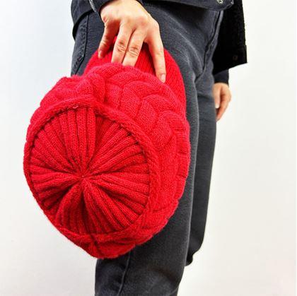 Obrázok z Zateplený baret s kožúškom - červený