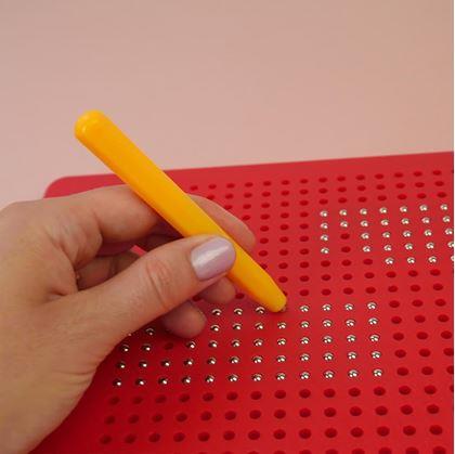 Obrázok z Magnetická kresliaca tabuľka - veľká, červená