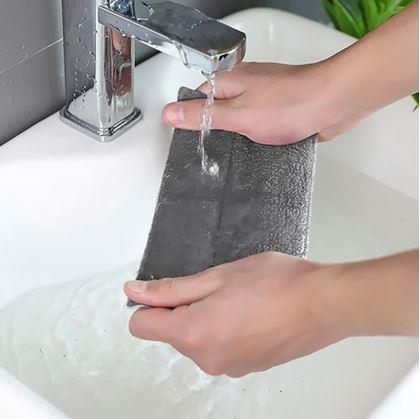 Obrázok z Pomôcka na čistenie rámov/drážok okien