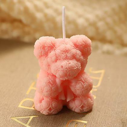 Obrázok z Darčeková sviečka medvedík z ruží  - ružový