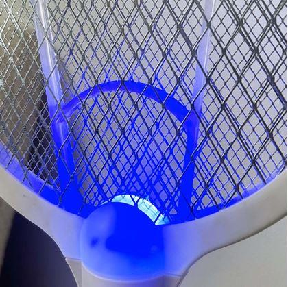 Obrázok z Elektrická plácačka na muchy s UV svetlom a USB nabíjaním