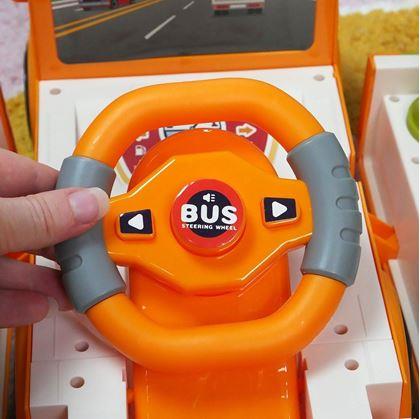 Obrázok z Interaktívny rozkladací autobus s volantom