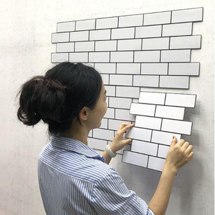 Obrázok z Samolepiaca tapeta - biely obklad