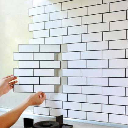 Obrázok z Samolepiaca tapeta - biely obklad