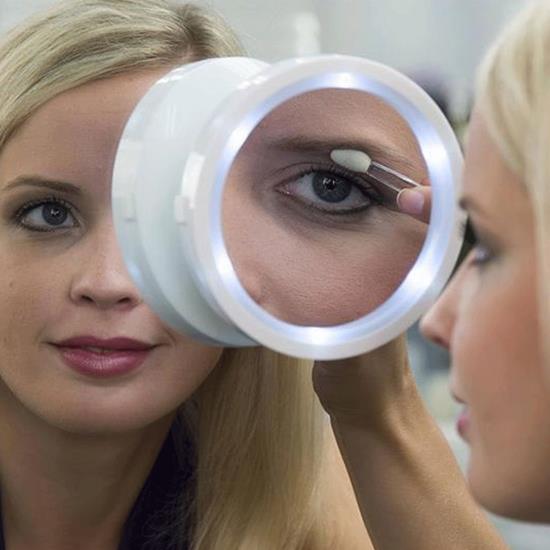 Obrázok z Kozmetické zväčšovacie zrkadlo s osvetlením