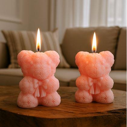 Obrázok z Darčeková sviečka medvedík z ruží  - ružový