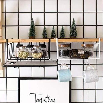 Obrázok z Závesný kovový košík s háčikmi -  biely