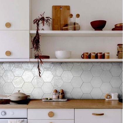 Obrázok z 10 ks samolepiacich panelov hexagon - sivá mozaika