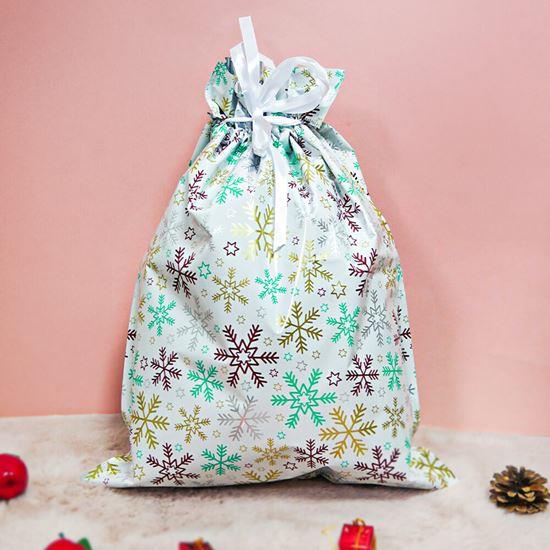 Obrázok z Vianočné darčekové baliace vrecko so šnúrkou - 51x39 cm - snehové vločky