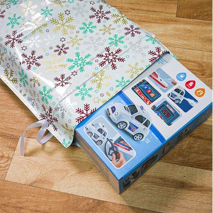 Obrázok z Vianočné darčekové baliace vrecko so šnúrkou - 51x39 cm - snehové vločky