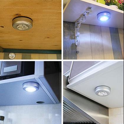 Obrázok z Samolepiaca lampička 3 LED strieborná