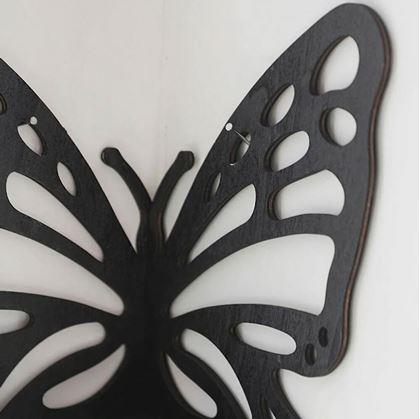 Obrázok z Drevená rohová polička motýľ  -  černá