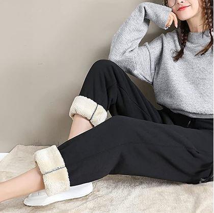 Obrázok z Dámske tepláky s kožúškom  -  XS/M