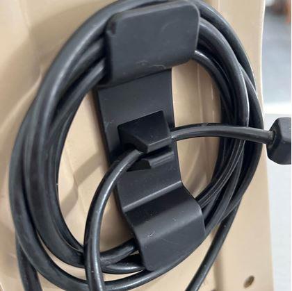 Obrázok z Samolepiaci organizér na káble - svorka