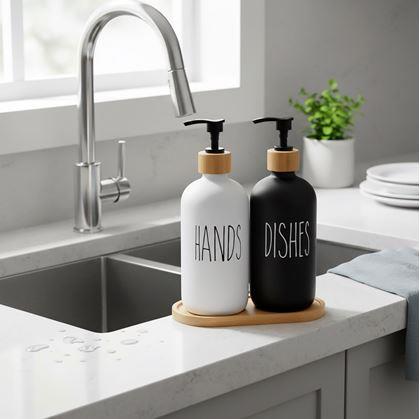 Obrázok z Sada dávkovačov s pumpičkou na mydlo a jar na podnose