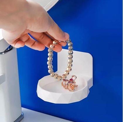 Obrázok z Nalepovacia polička na šperky