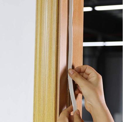 Obrázok z Samolepiace tesnenie do okien a dverí 2,5 m -  biele