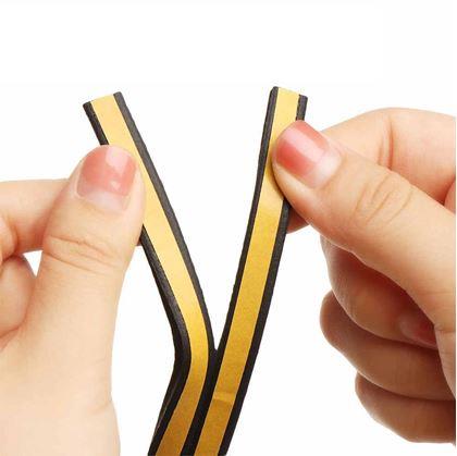 Obrázok z Samolepiace tesnenie do okien a dverí  -  čierne