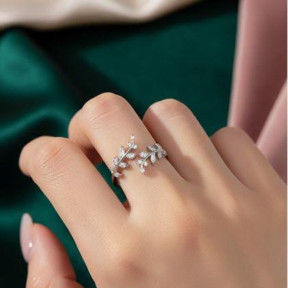 Obrázok z Elegantný prstienok s nastaviteľnou veľkosťou