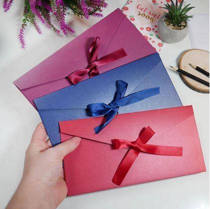 Obrázok z Darčeková obálka so stužkou -  červená