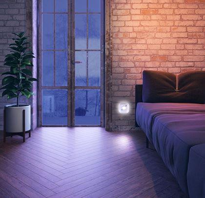 Obrázok z Nočné LED svetlo na batérie so senzorom pohybu