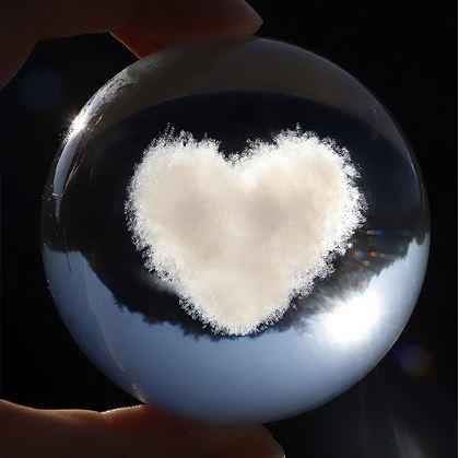 Obrázok z LED svietiaca sklenená guľa - srdce