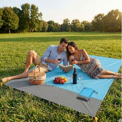 Obrázok z Plážová podložka s kolíkmi odolná voči vode a piesku 2x2 m modrá