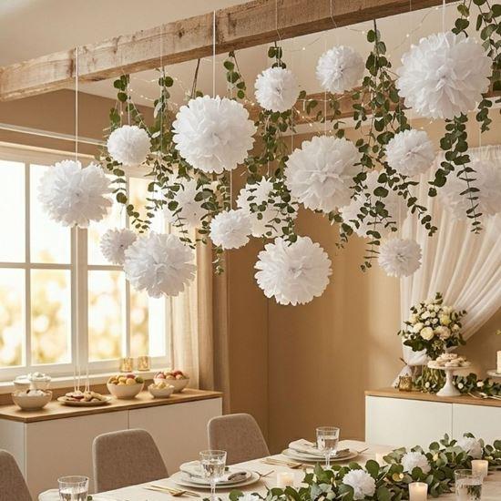 Obrázok z Biela papierová dekorácia Pompom 20 cm 5 ks