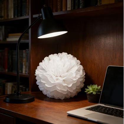 Obrázok z Biela papierová dekorácia Pompom 20 cm 5 ks