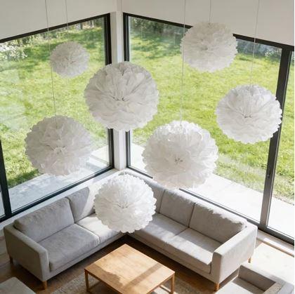 Obrázok z Biela papierová dekorácia Pompom 20 cm 5 ks