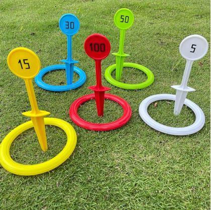 Obrázok z Hra hádzania krúžkov s kolíkmi do zeme