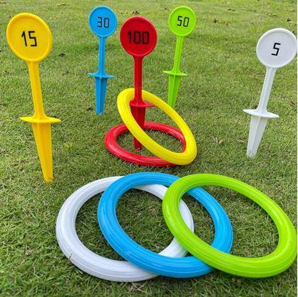 Obrázok z Hra hádzania krúžkov s kolíkmi do zeme