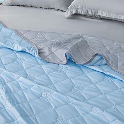 Obrázok z Chladiaca prikrývka na spanie