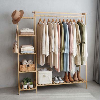 Obrázok z Drevený stojan na oblečenie s policami a vešiakom - šírka 130 cm