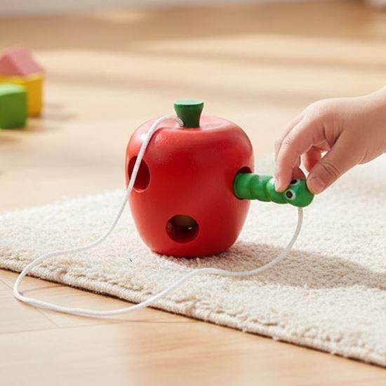 Obrázok z Drevená hračka - červík v jablku