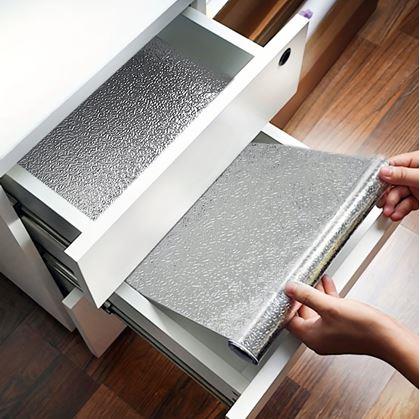Obrázok z Samolepiaca alufólia 300 x 40 cm proti mastnote, vode a poškrabaniu