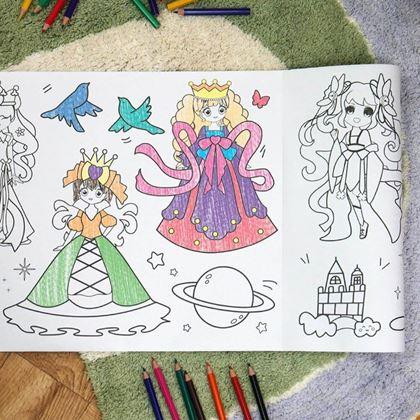 Obrázok z Lepiteľné omaľovánky v rolke 3 m + pastelky  -  princezné
