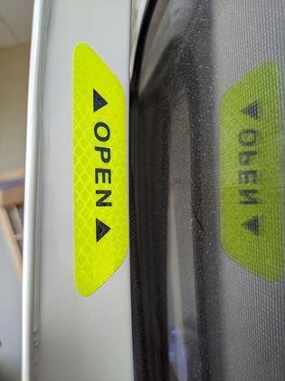 Obrázok z Reflexné samolepky na auto 4 ks  -  žlté